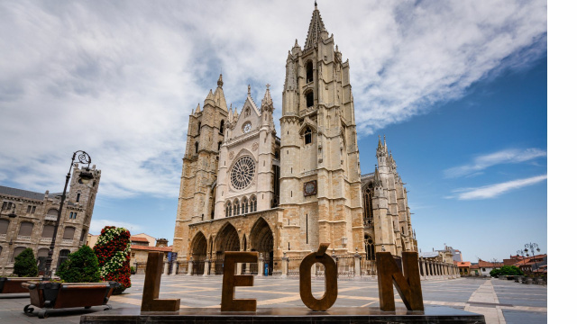 León